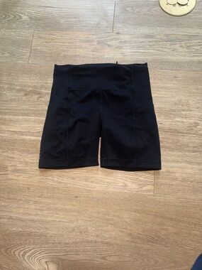 LULU Swift speed high rise short 6’